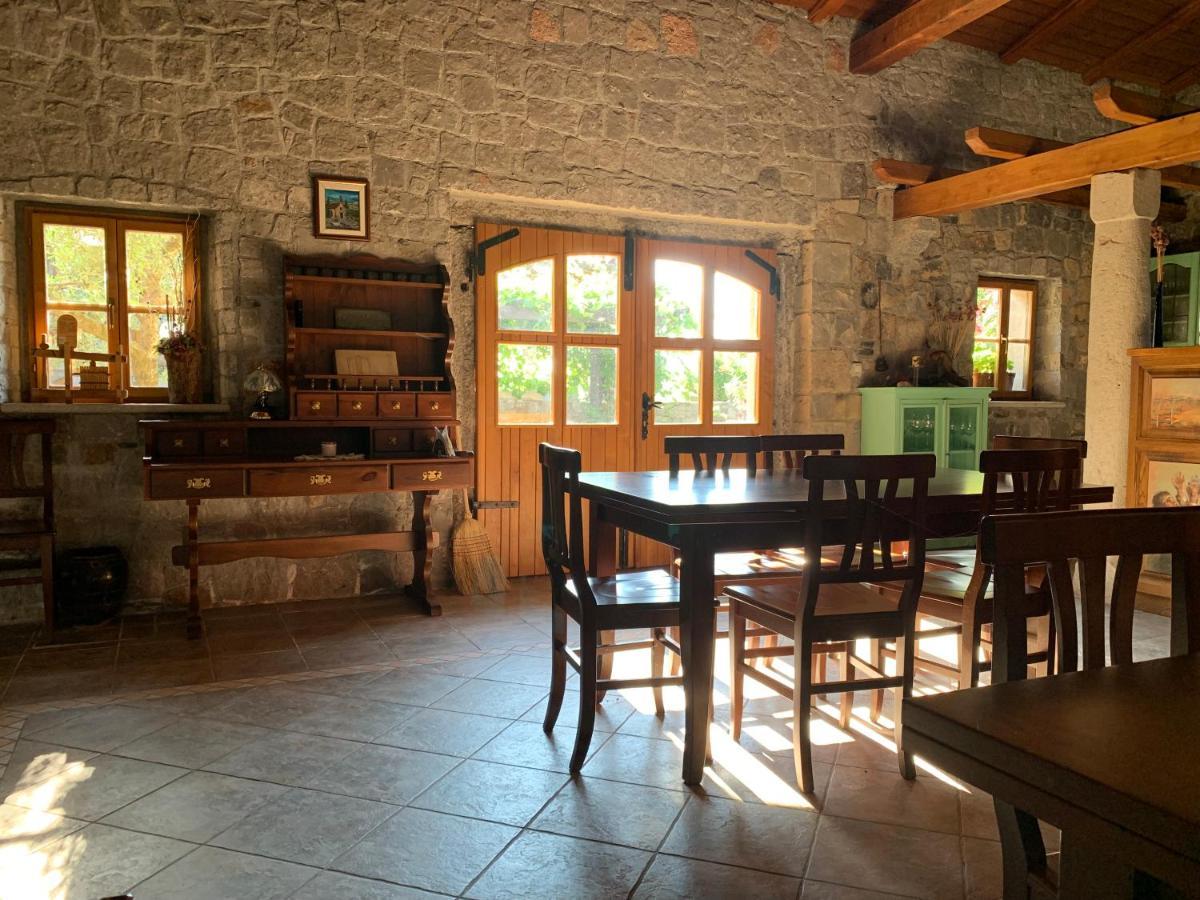 Skerlj Wine Estate Guest House Tomaj Exterior photo